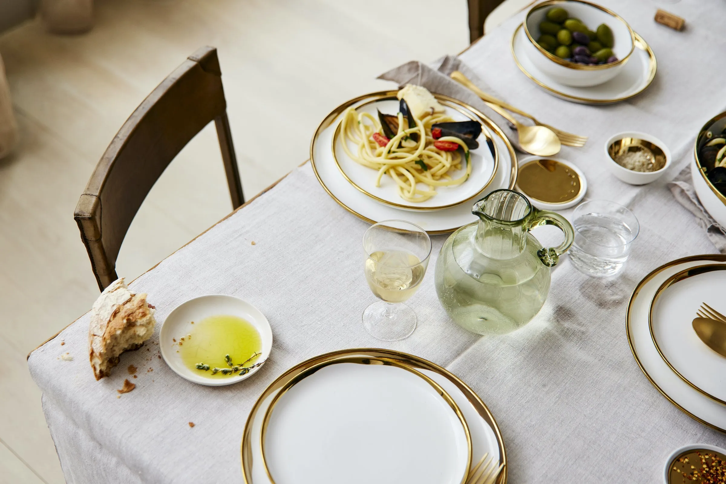 Dauville Gold Metallic Porcelain 3 Piece Dinnerware Set, Service For 1