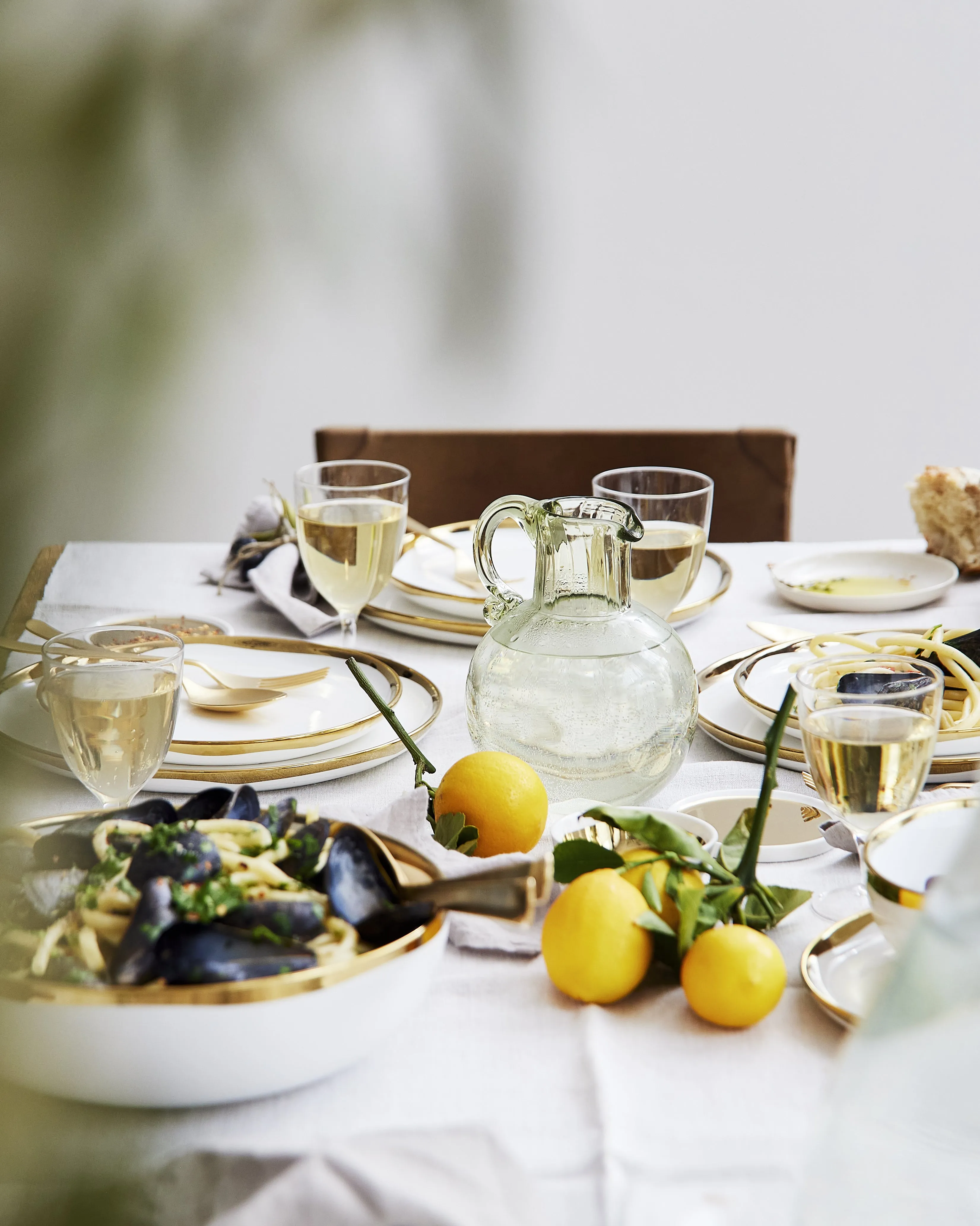 Dauville Gold Metallic Porcelain 3 Piece Dinnerware Set, Service For 1