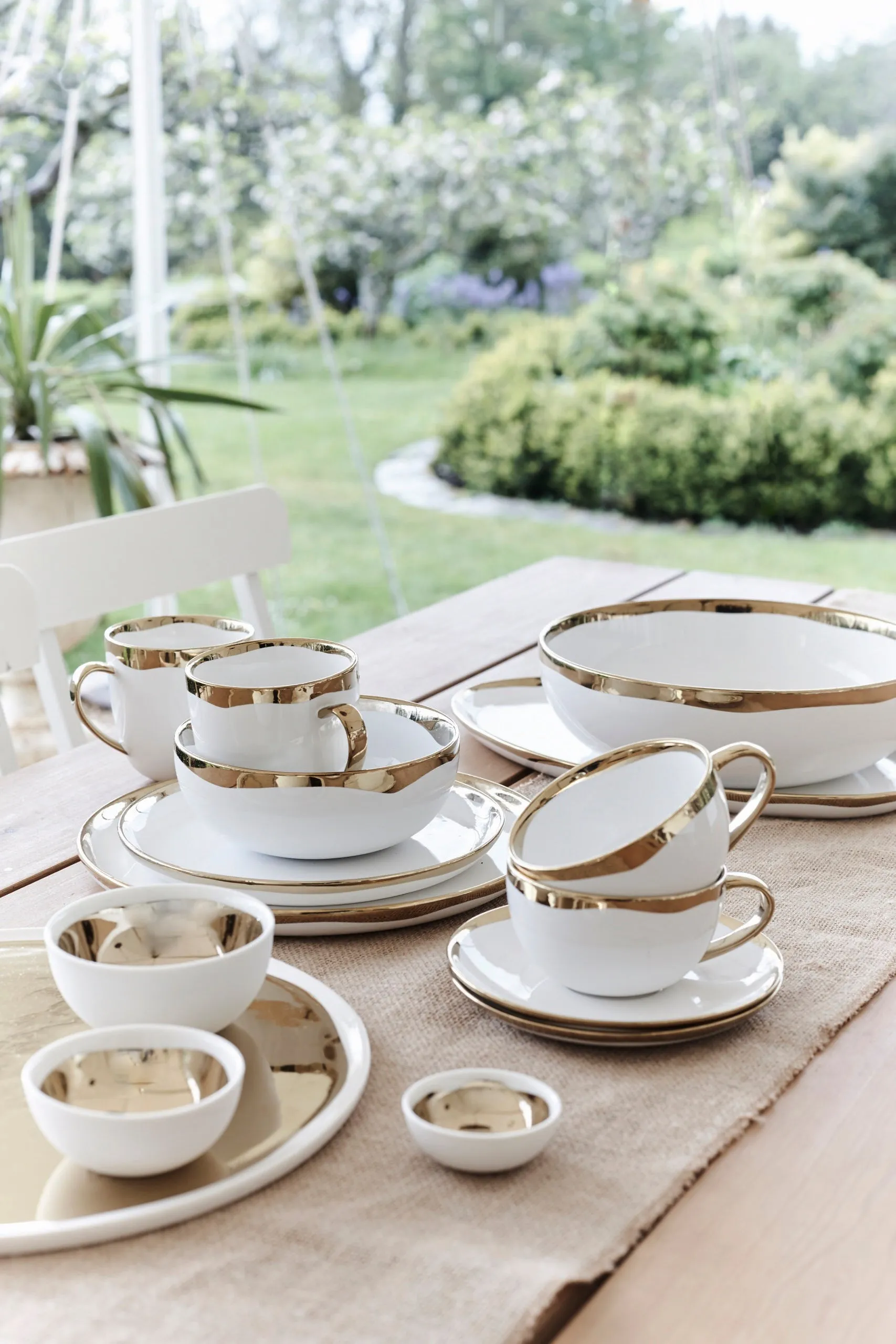 Dauville Gold Metallic Porcelain 3 Piece Dinnerware Set, Service For 1