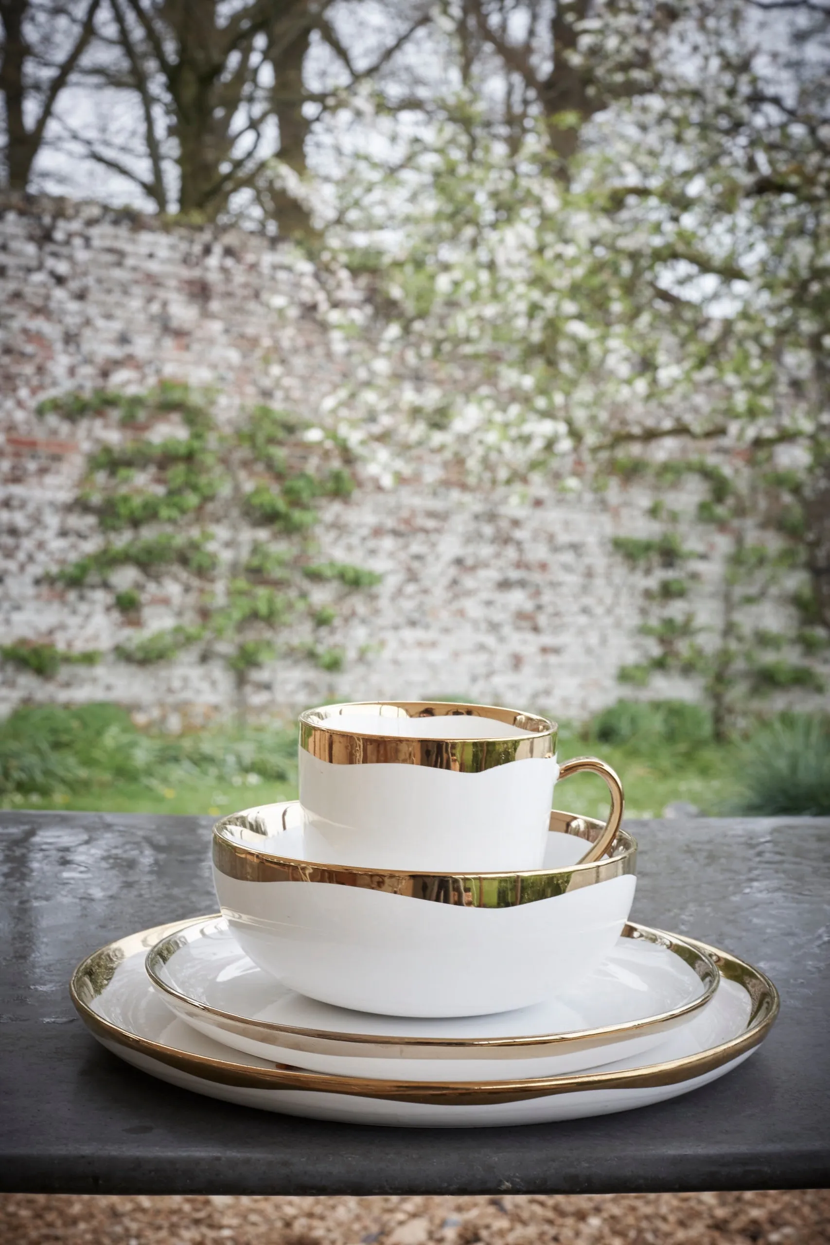 Dauville Gold Metallic Porcelain 3 Piece Dinnerware Set, Service For 1