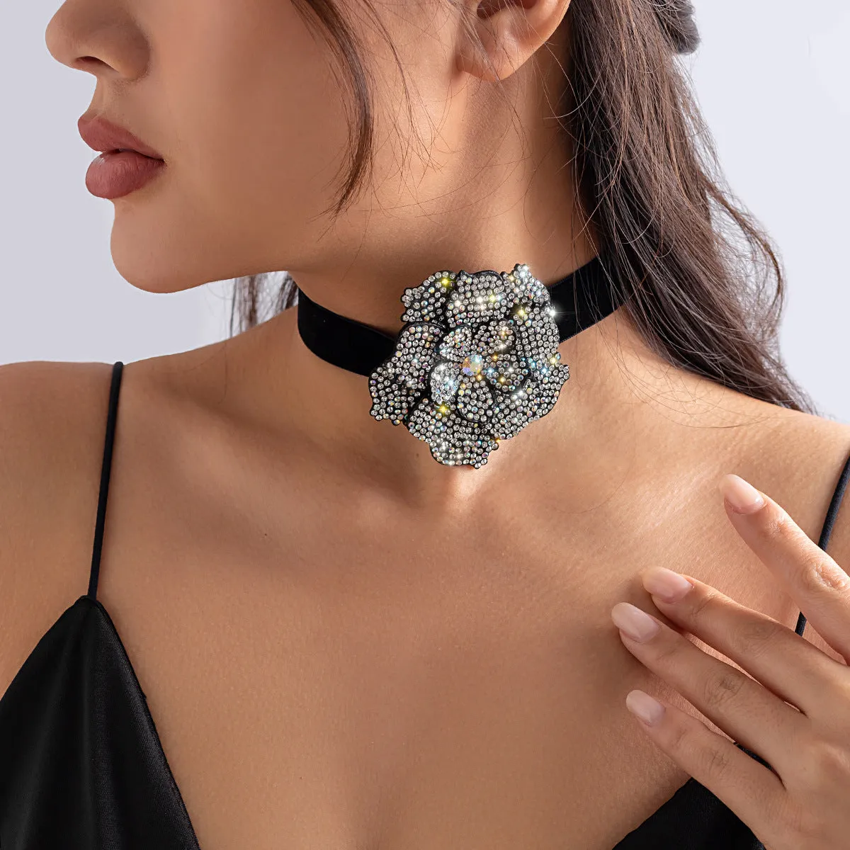 Innovative Rhinestone Choker Necklace with Pearl Denim Flower Detail