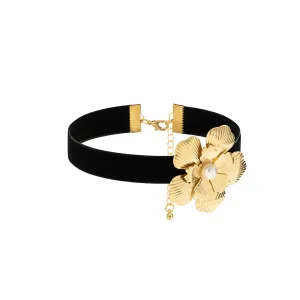 Innovative Rhinestone Choker Necklace with Pearl Denim Flower Detail