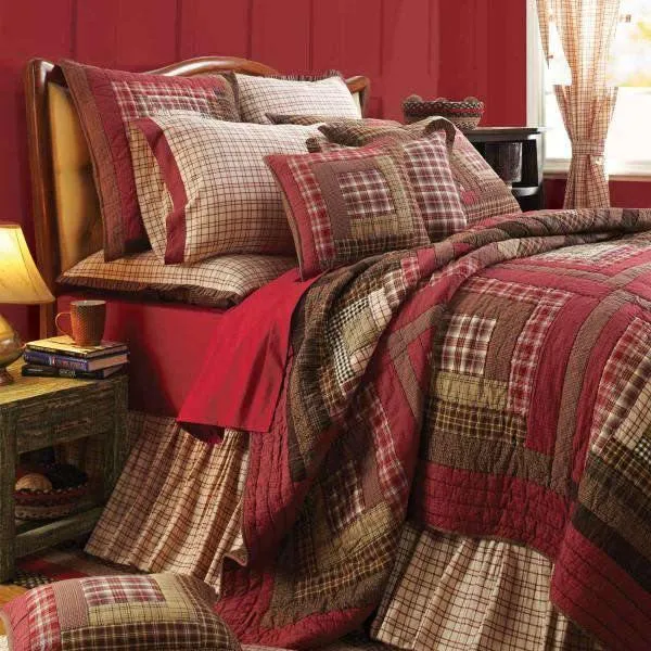 Tacoma King Quilt 110Wx97L VHC Brands